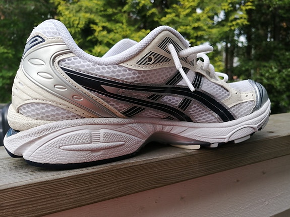 Asics gel kayano 14.