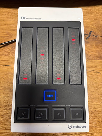 Steinberg CMC-FD USB/MIDI-ohjain
