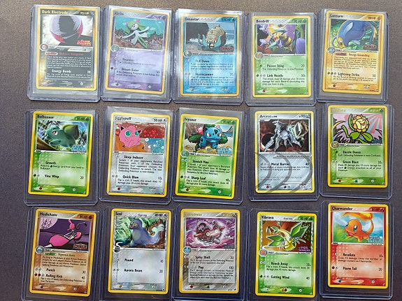 Reverse Pokemon holo rare kortteja
