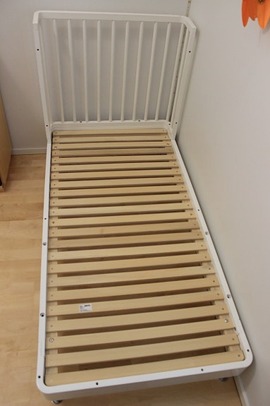 Brio Sleep valkoinen pinnasänky juniorisänky 70x140 cm