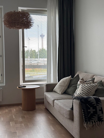 Hyväkuntoinen beige sohva