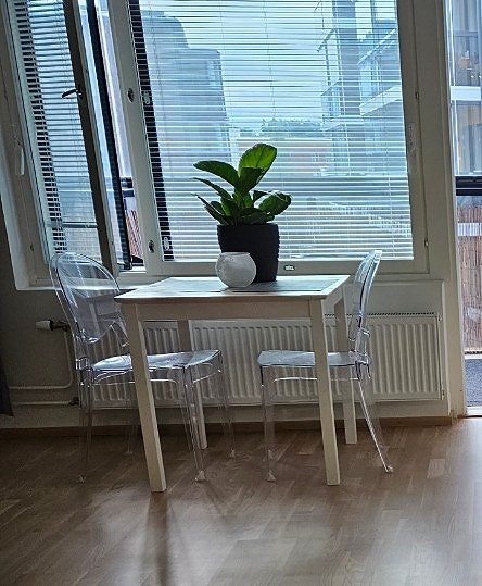 Pieni ruokapöytä