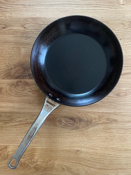 De Buyer hiiliteräspannu