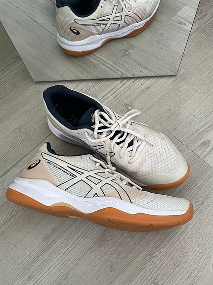 Asics sisäpelikengät
