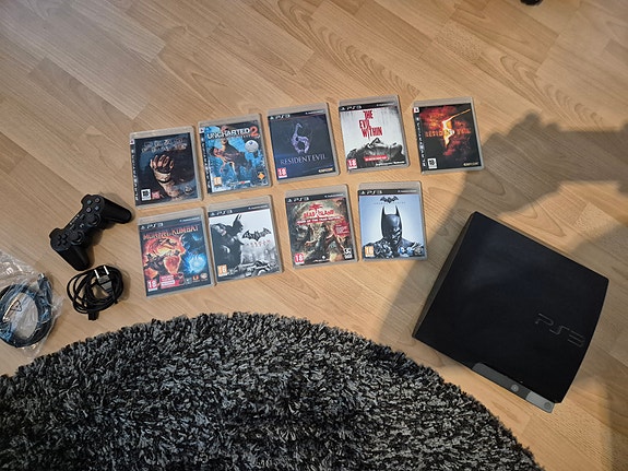 Sony PS3 ja 9 kpl pelejä