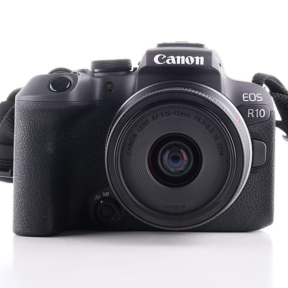 Canon EOS R10 + 18-45mm -kamera ja  objektiivi (sc. max 1000) (käytetty)