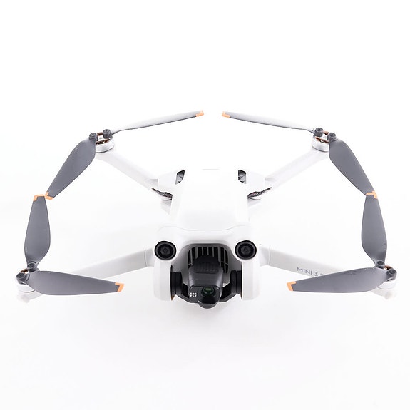 DJI Mini 3 Pro Fly More Combo + RC Remote -dronepaketti (käytetty)