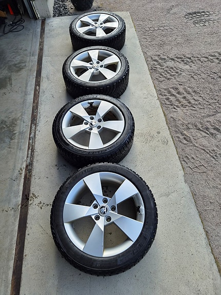 Skoda 5x112 225/45R17