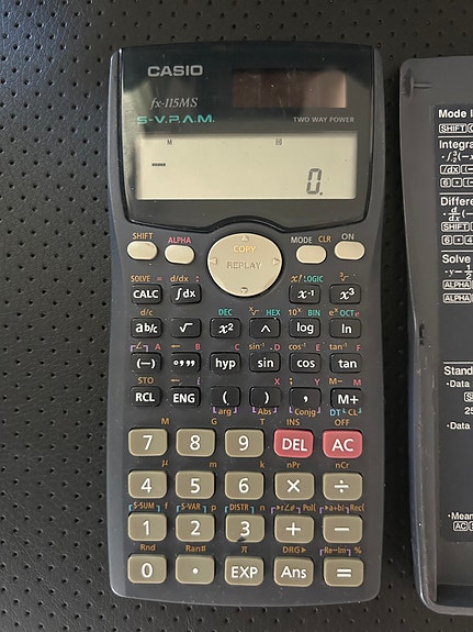 Casio FX-115MS laskin