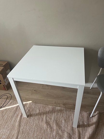 Ikea ruokapöytä