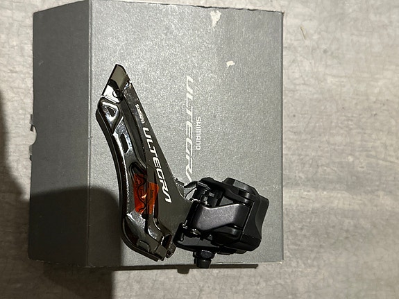 Shimano Ultegra Di2 etuvaihtaja, 12spd
