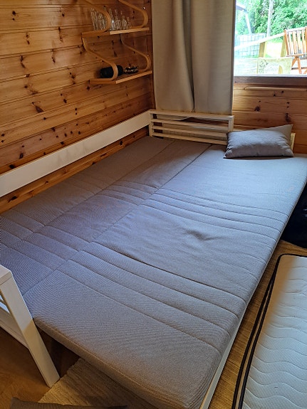 Puinen vuodesohva