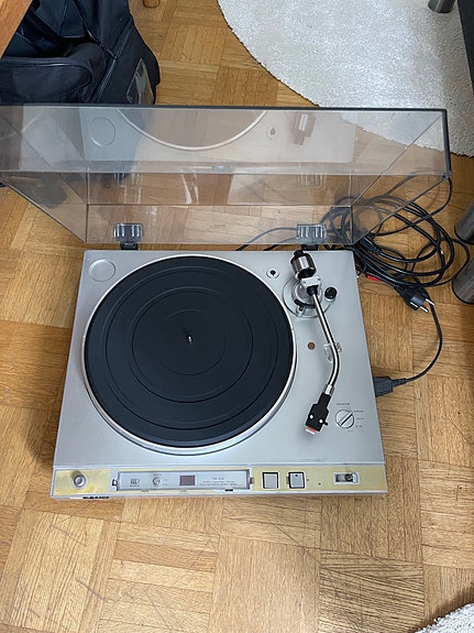 Sony levysoitin pöytämalli hopea