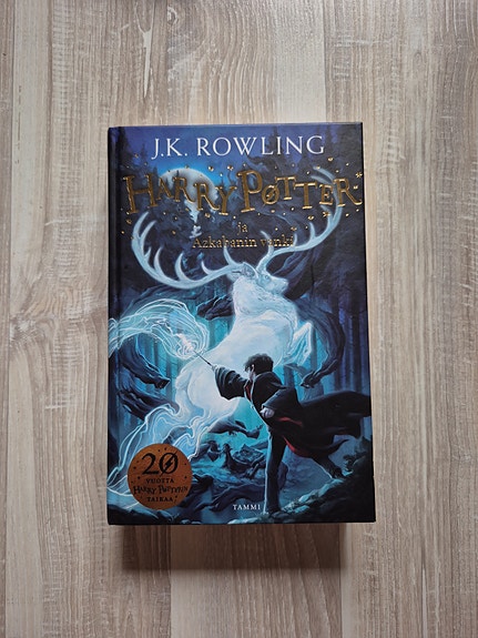 Harry Potter ja Azkabanin vanki kovakantinen kirja suomeksi