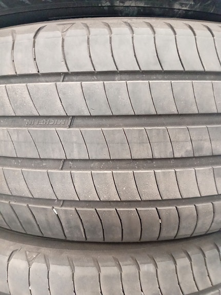 225/55-17 Michelin kesärenkaat
