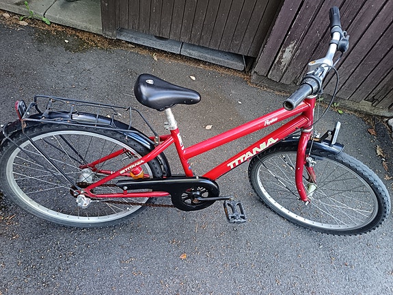 Polkupyörä 24", 3 vaihdetta, jalkajarrut