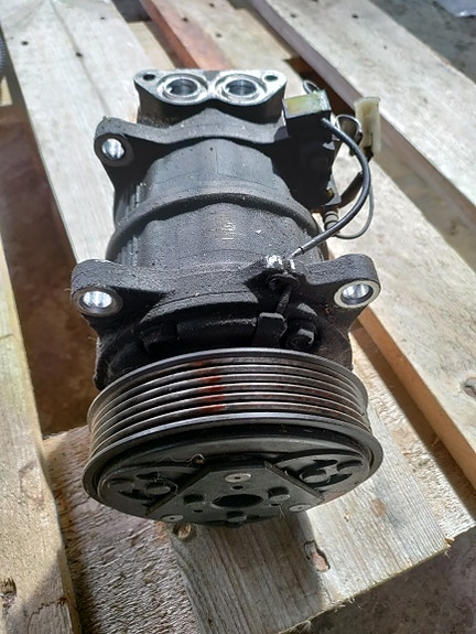 Volvo 960 ilmastoinnin kompressori