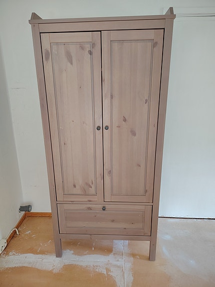 Ikea Sundvik vaatekaappi