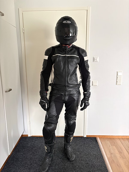 Dainese nahkainen ajopuku koko 54