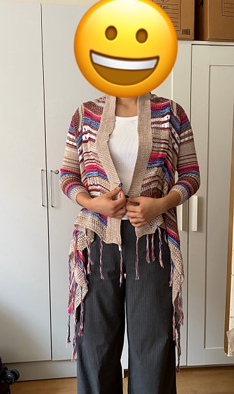 Värikäs virkattu neuletakki hapsuilla, One Size