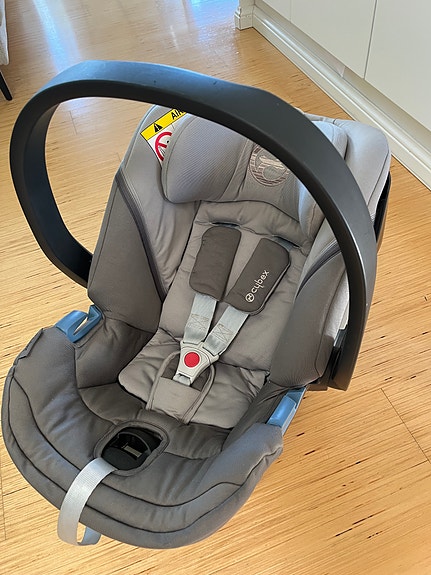 Cybex Aton 5 -turvakaukalo