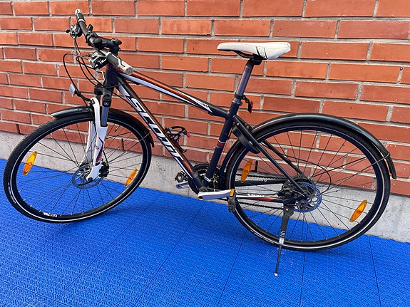 Scott Sportster-hybridipyörä