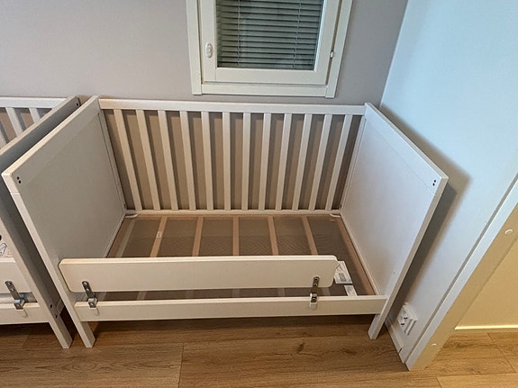 IKEA Sundvik pinnasänky, lisälaita ja patja