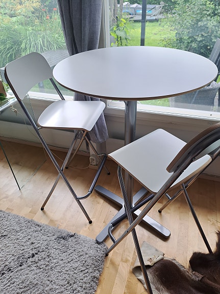 Ikea Billsta baaripöytä ja kaksi tuolia