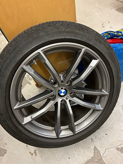 BMW 530e alkuperäiset M-sport vanteet