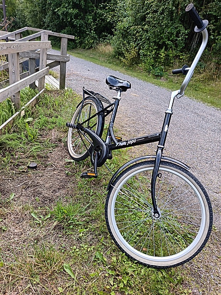 Helkama jopo lastenpyörä 22" musta