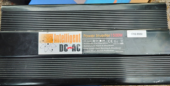 12V -> 230V, 1500w Invertteri.