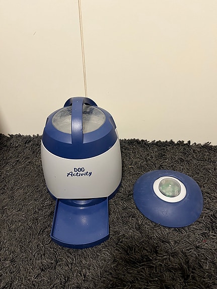 Koiran aktivointilelu/ruoka-automaatti