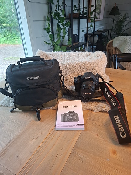 Canon EOS 550D järjestelmäkamera - vaatii kunnostusta