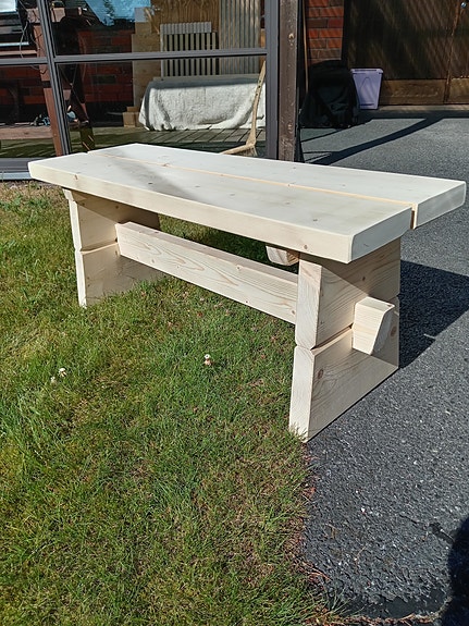 Hirsipenkki kuistille mökille saunalle