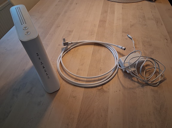 DNA Mesh WiFi F-3896 kaapelimodeemi