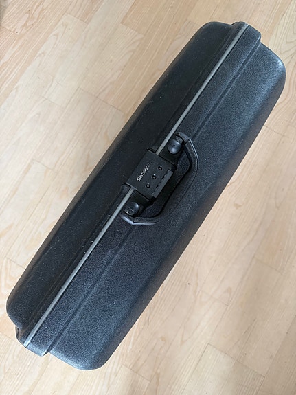 Samsonite muovinen salkku musta