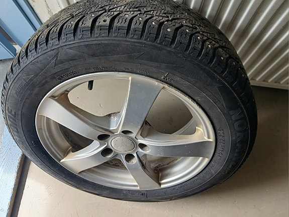 Volvo V70  Nasta renkaat volvon aluvanteilla koko 16/55/205