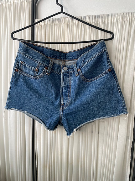 Levi's 501 naisten farkkushortsit W27