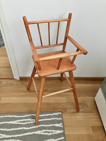 Syöttötuoli (varattu)