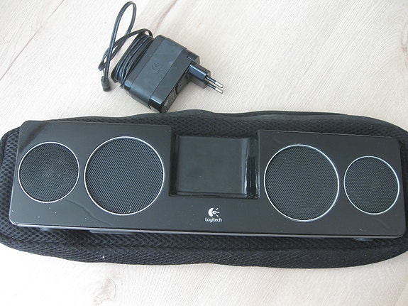 Logitech Pure-Fi Anywhere 2, Stereo Line-IN ja vanha iPhone/iPod mallin