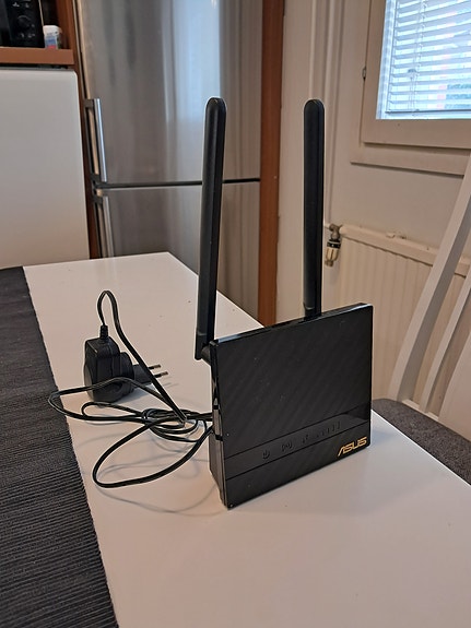 ASUS 4G-N16 Wireless N300 LTE SIM-kortti modeemi/reititin