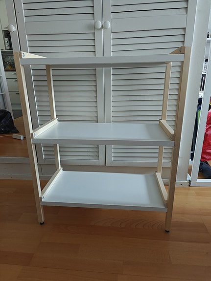 Valkoinen hylly (ikea: ekenabben)