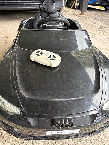 Lasten sähköauto