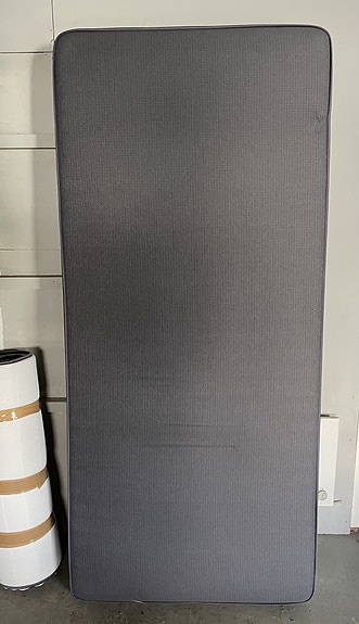 Siisti ja tukeva sänky 90 x 200 cm