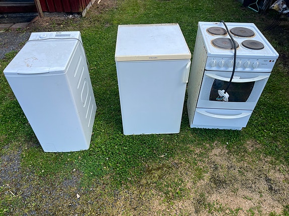 UPO valurautaliesi uunilla + electrolux jääkaappi +zenz pesukone ANNETAAN