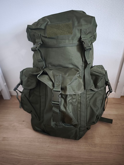 Vihreä armeijahenkinen rinkka / reppu