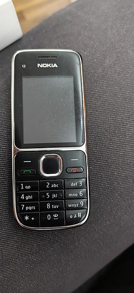 Nokia C2-01 puhelin