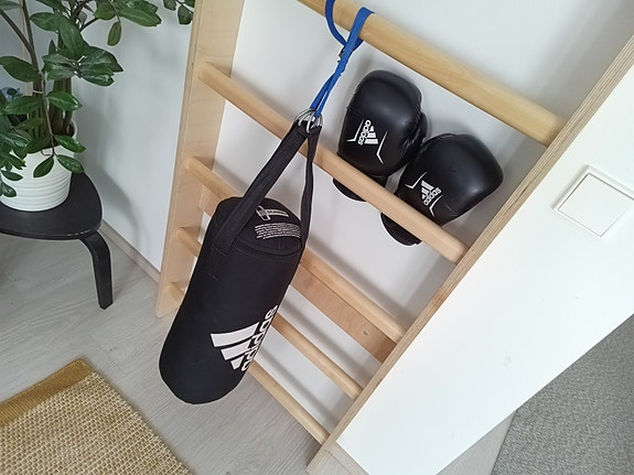 Lasten nyrkkeilysäkki + hanskat