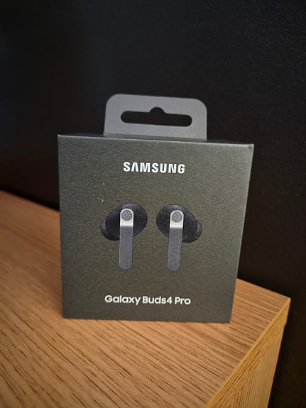 Samsung Galaxy Buds4 Pro nappikuulokkeet