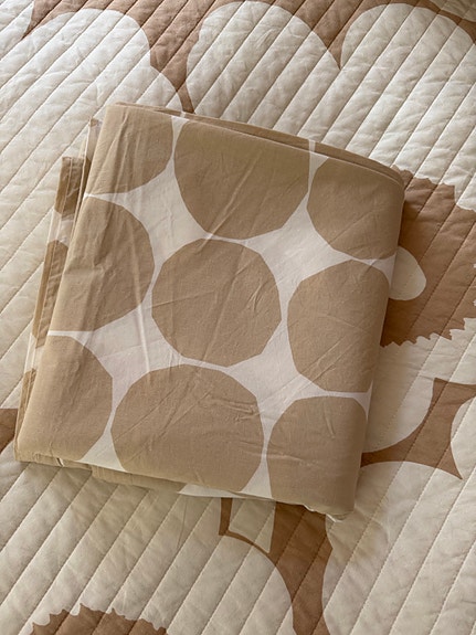 Marimekko kivet parivuoteen pussilakanasetti (beige)